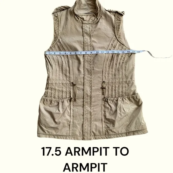 - Elie Tahari Angela Vest Beige X-Small