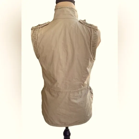 - Elie Tahari Angela Vest Beige X-Small