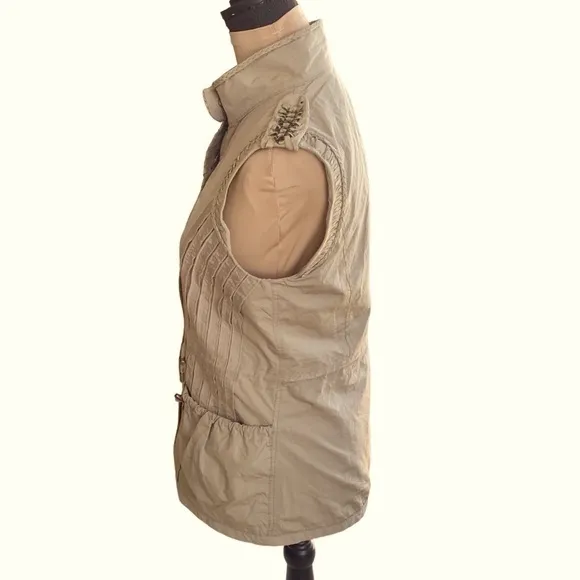 - Elie Tahari Angela Vest Beige X-Small