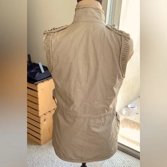 - Elie Tahari Angela Vest Beige X-Small