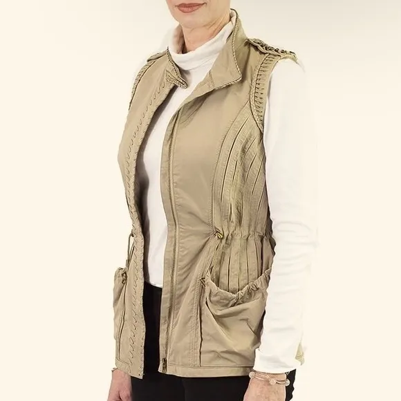 - Elie Tahari Angela Vest Beige X-Small