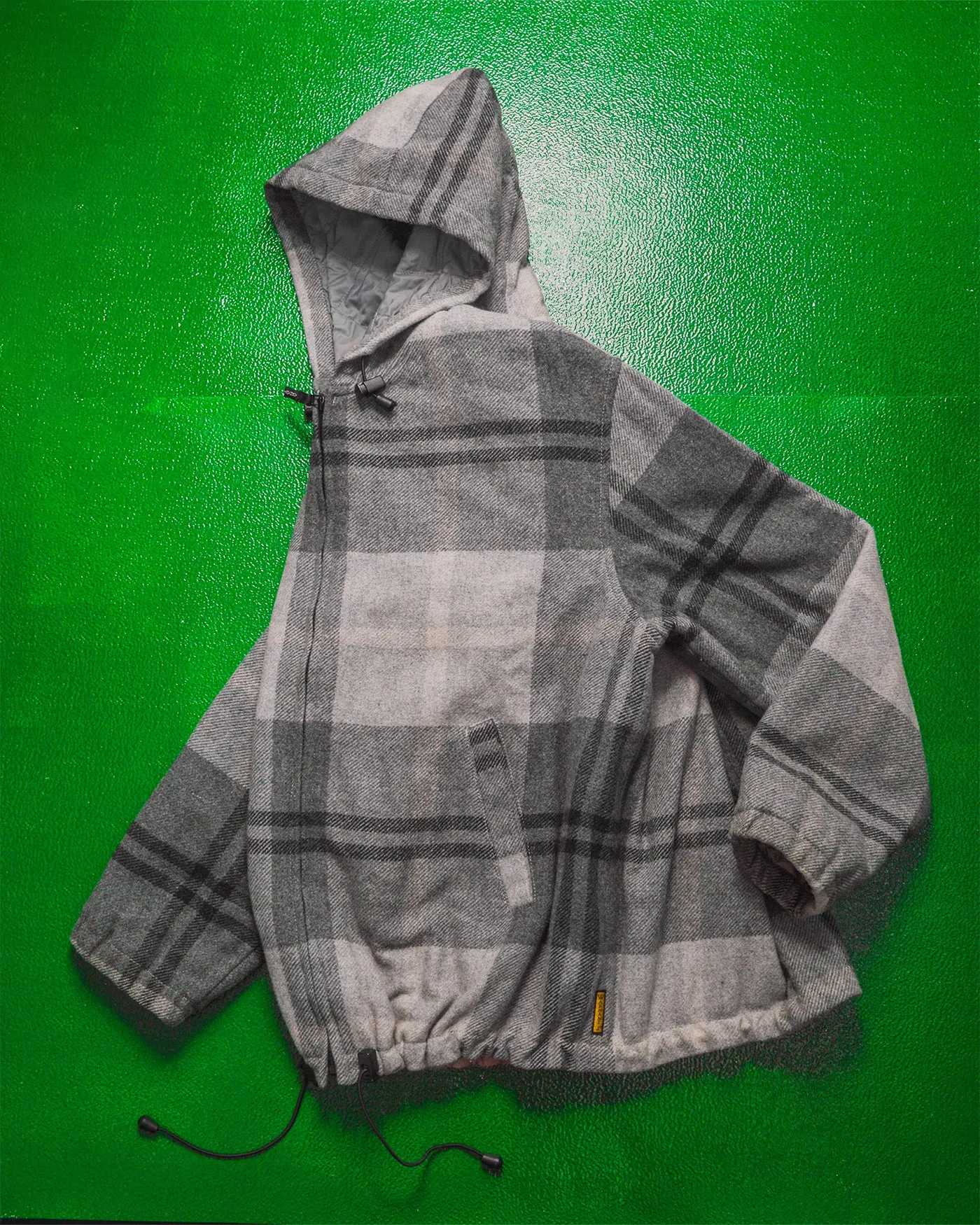 90s Wool/ Mohair Grey Scale Plaid Quilted Zip Up Jacket (M~L)