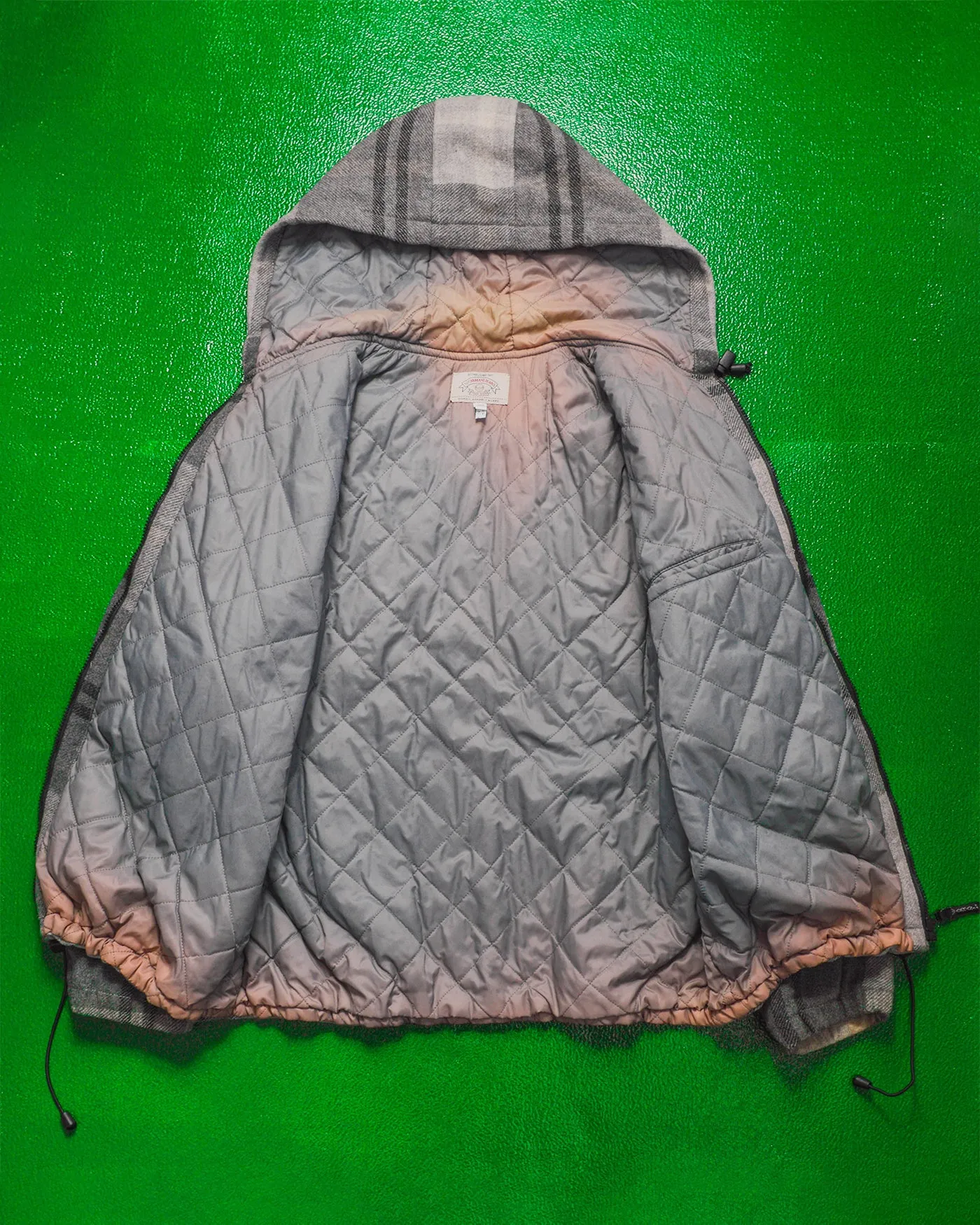 90s Wool/ Mohair Grey Scale Plaid Quilted Zip Up Jacket (M~L)