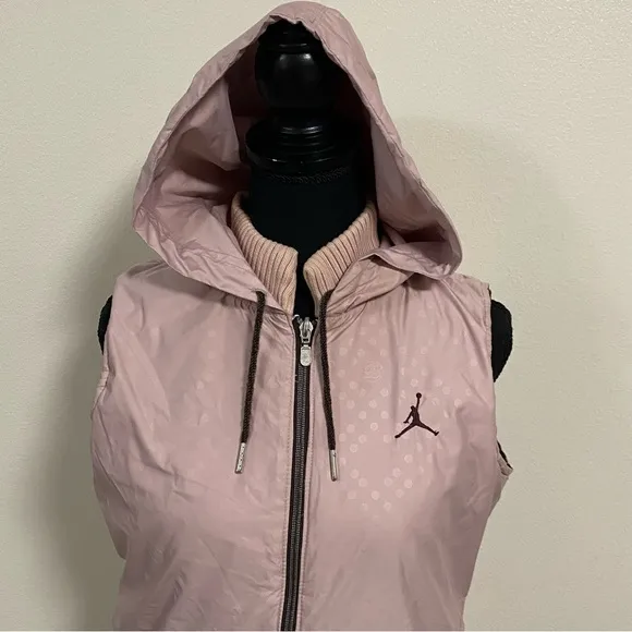 Air Jordan Vest Women’s Size Medium Pink Brow. Reversible Hooded Quilted Vest