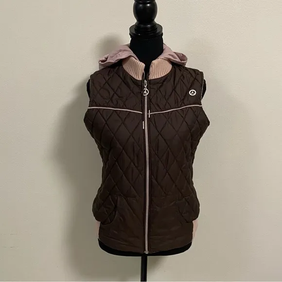 Air Jordan Vest Women’s Size Medium Pink Brow. Reversible Hooded Quilted Vest