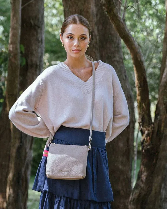 ARLINGTON MILNE Alexis Crossbody - Fawn