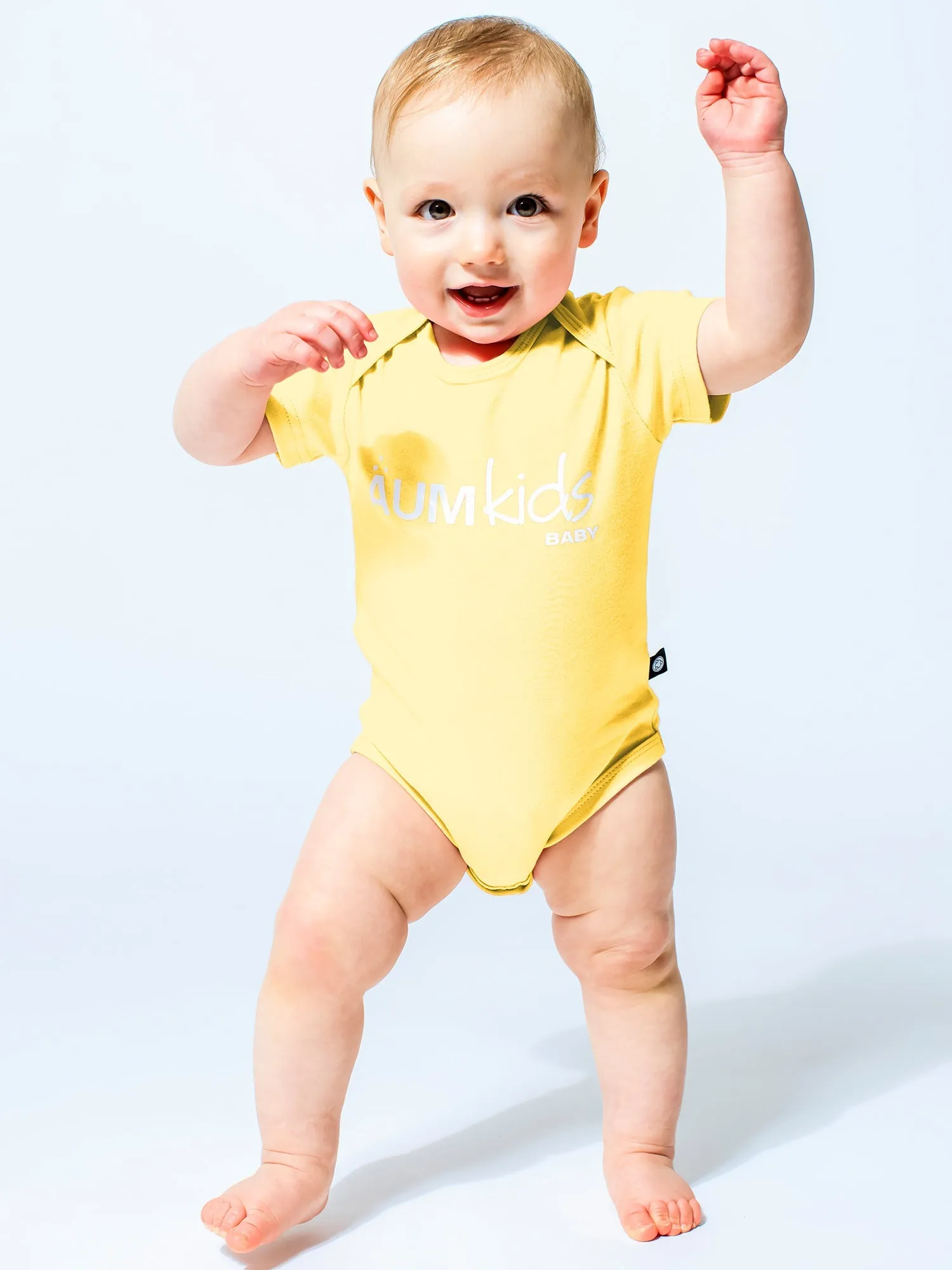 AUMkids HAPPY BABY SHORT SLEEVE ONESIE   BIB SET, YELLOW