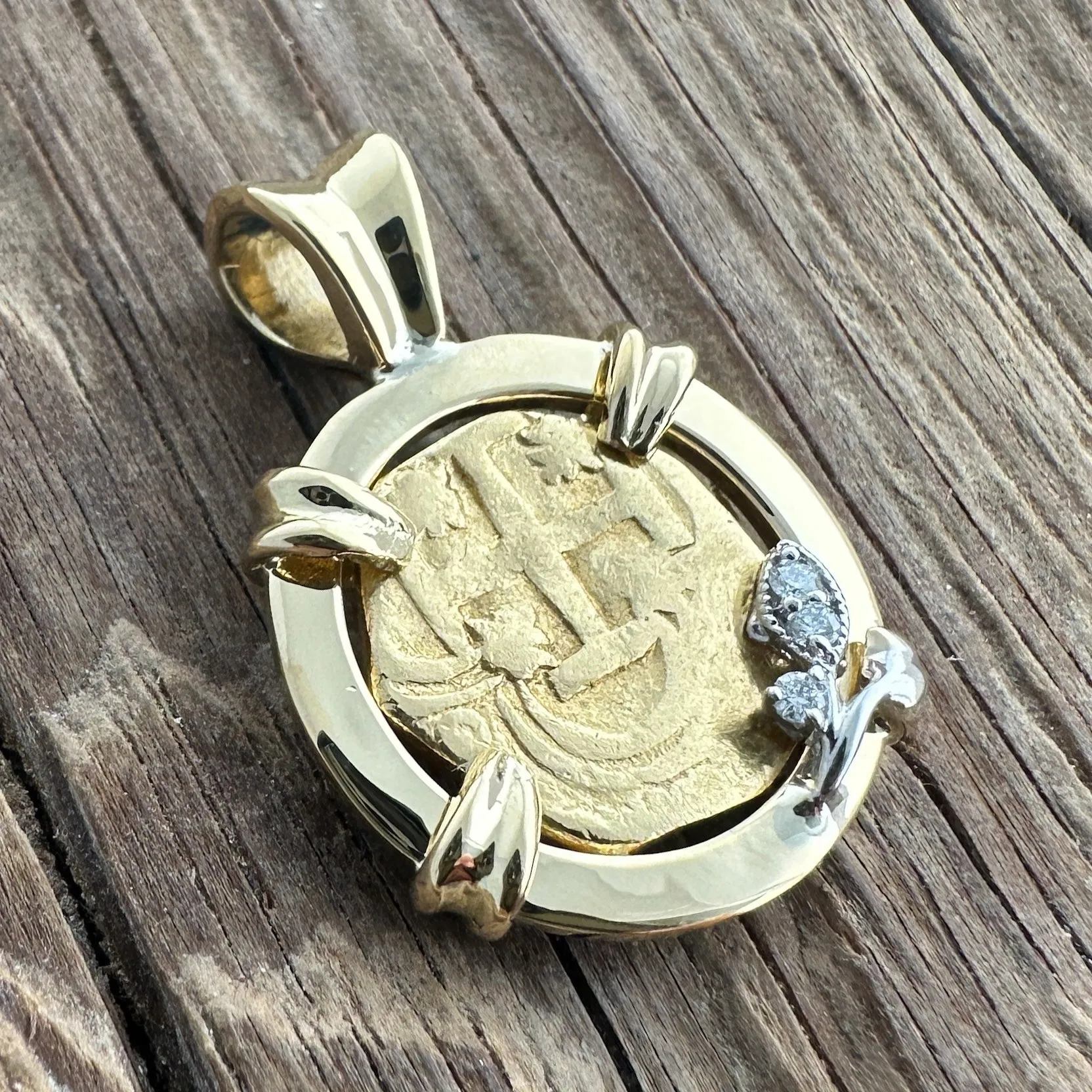 Authentic Gold Coin in 18k Pendant , 1 Escudo #PC22-31871