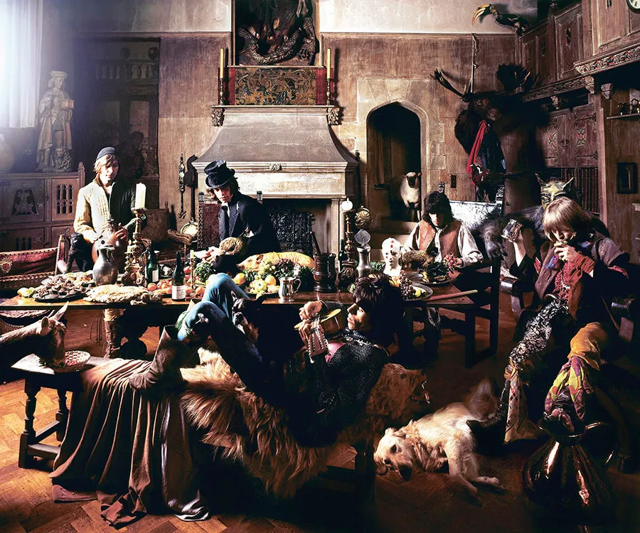 BEGGARS BANQUET - DOGS INTO CAMERA - MICHAEL JOSEPH