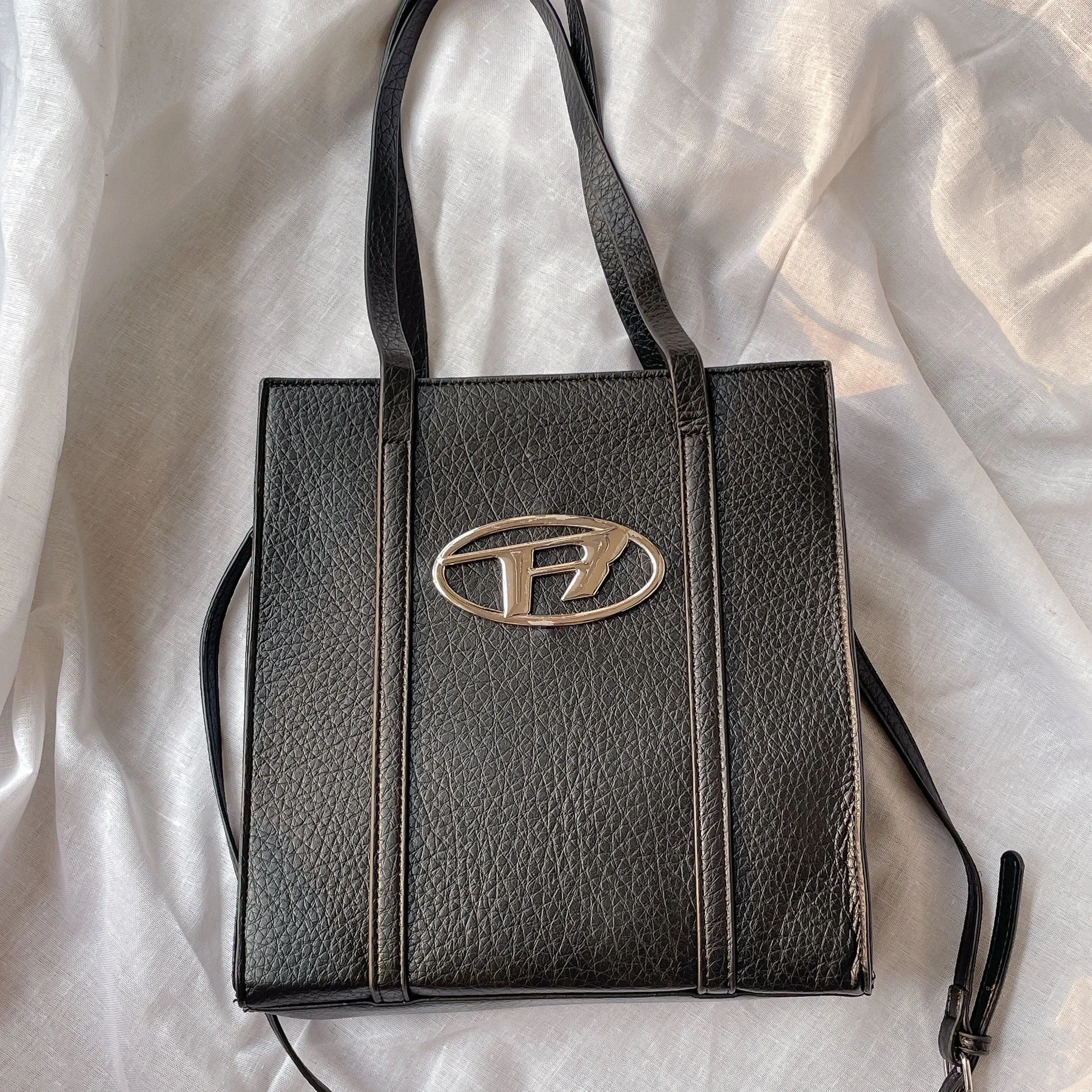 Bella Faux Leather Acubi Totebag/slingbag