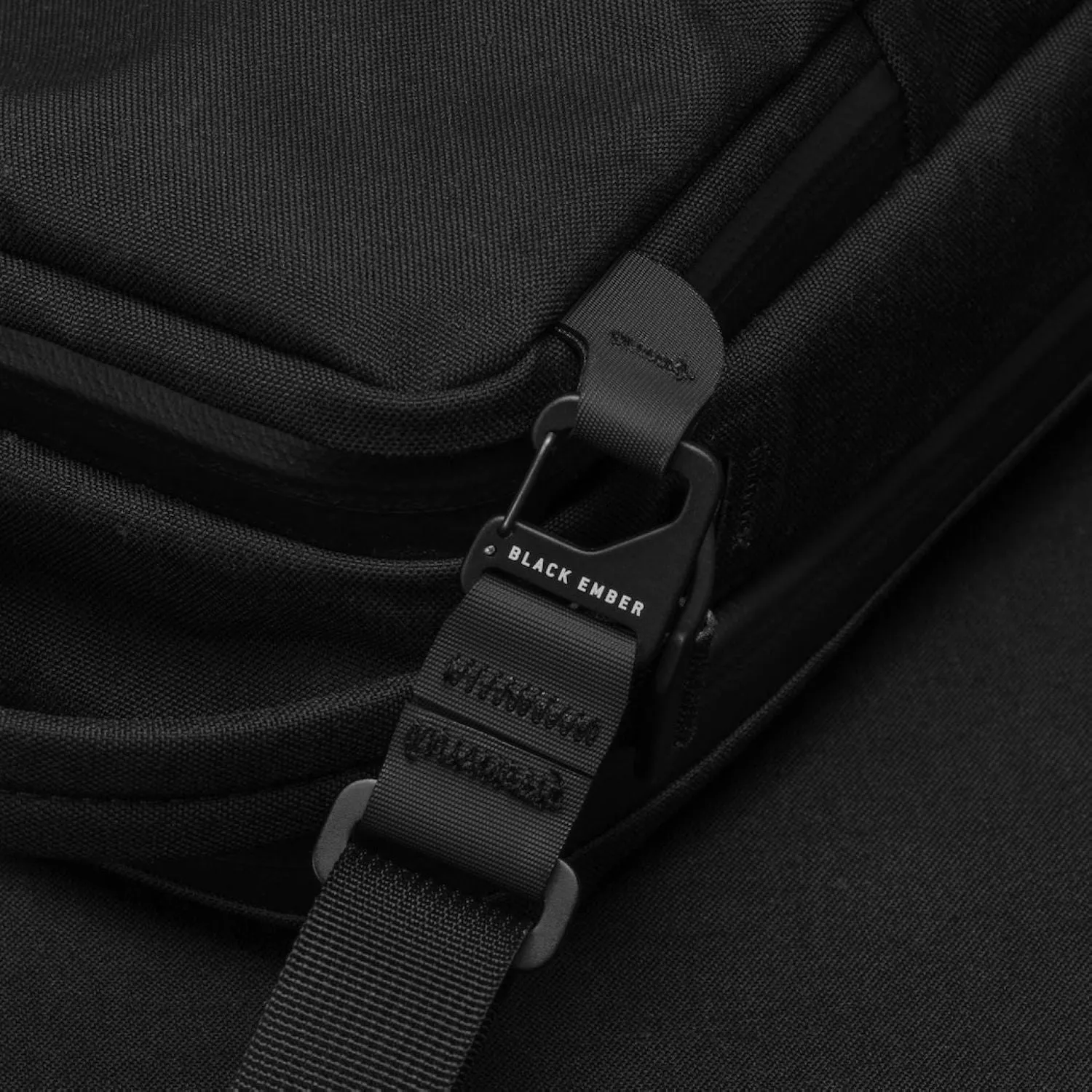 Black Ember Kompak Sling Bag 5L
