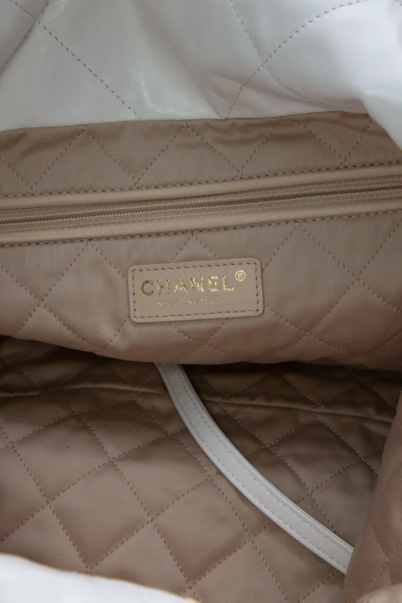 Chanel 22 Small Bag