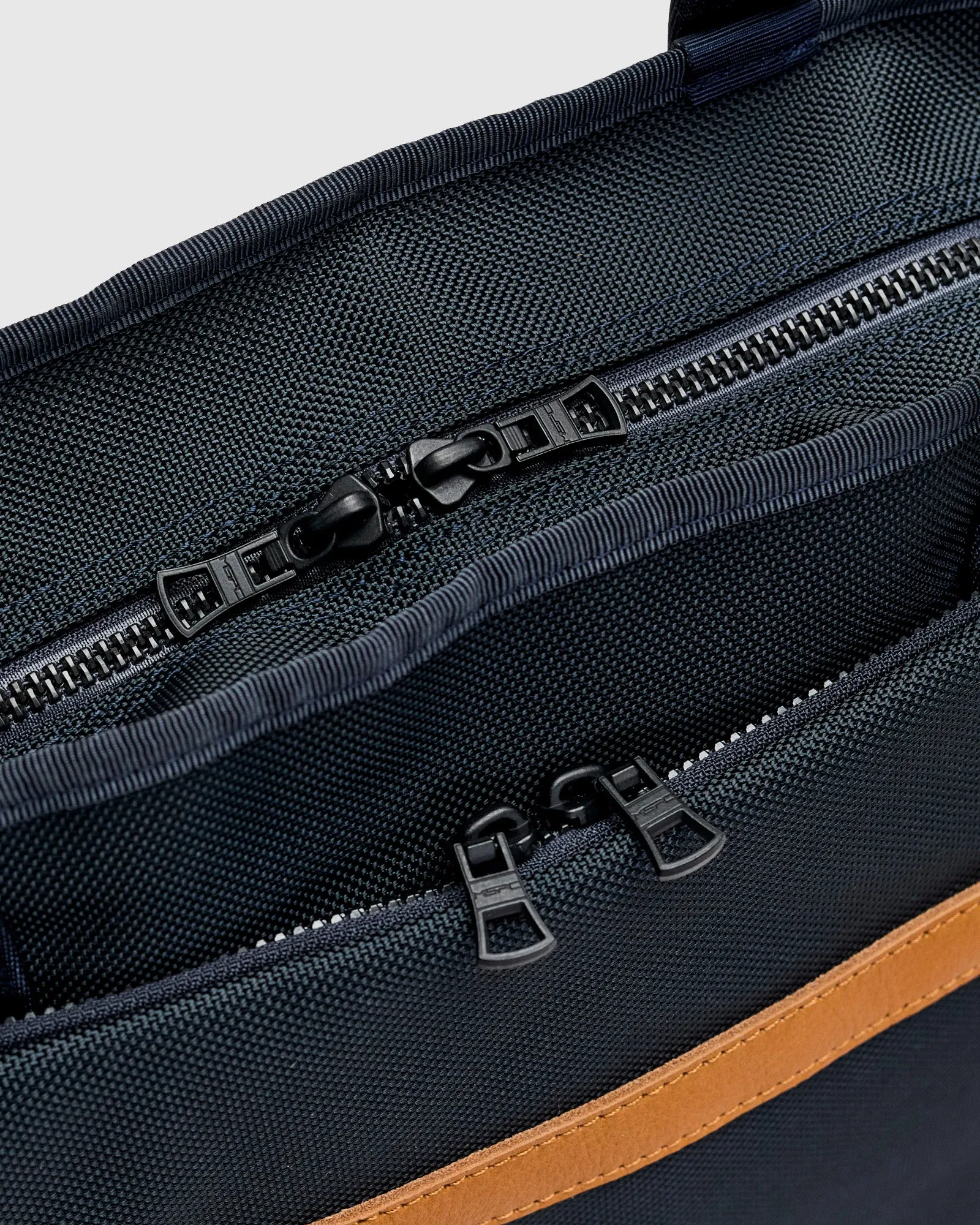 Explorer 2-Way Tote Bag in Navy