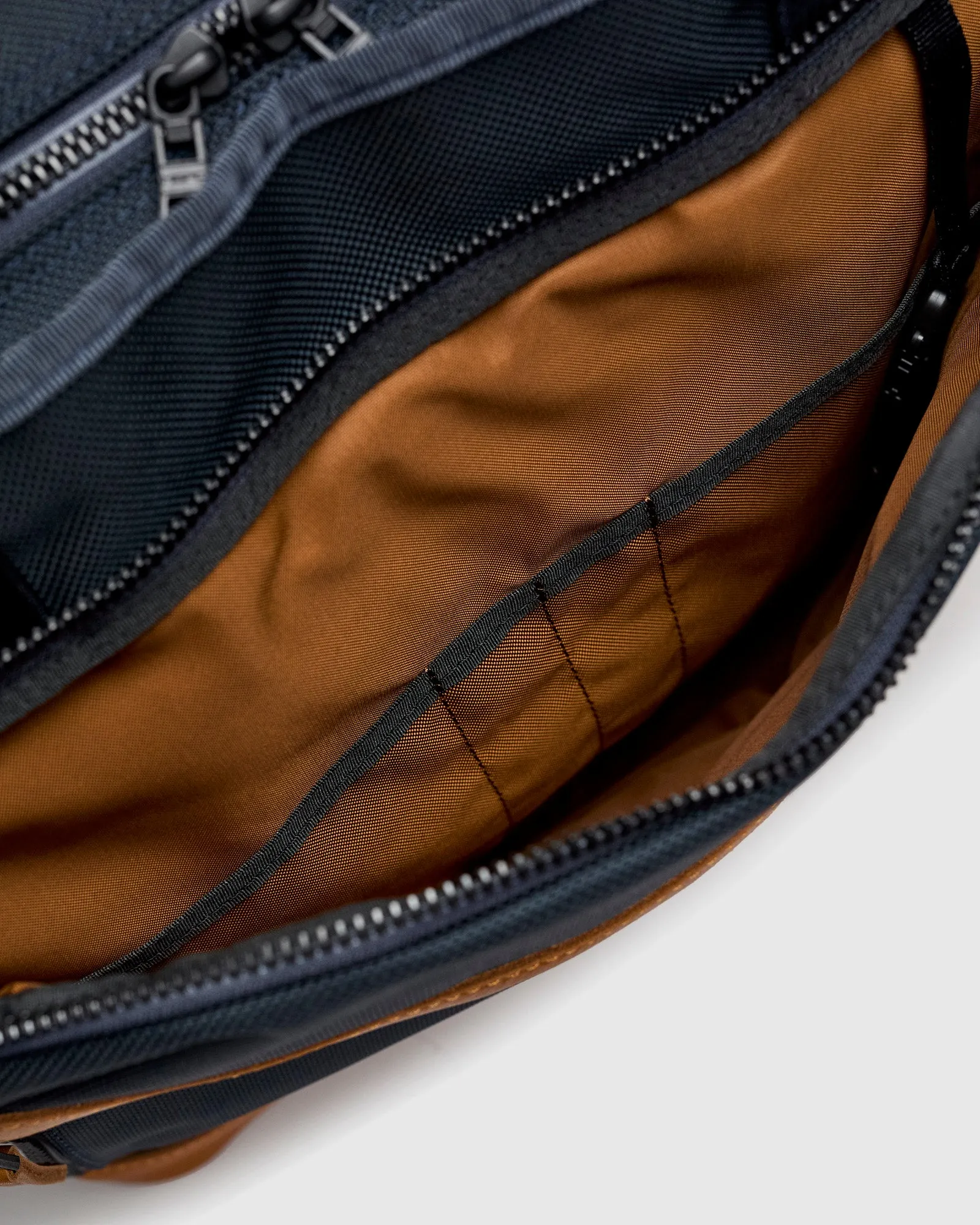 Explorer 2-Way Tote Bag in Navy