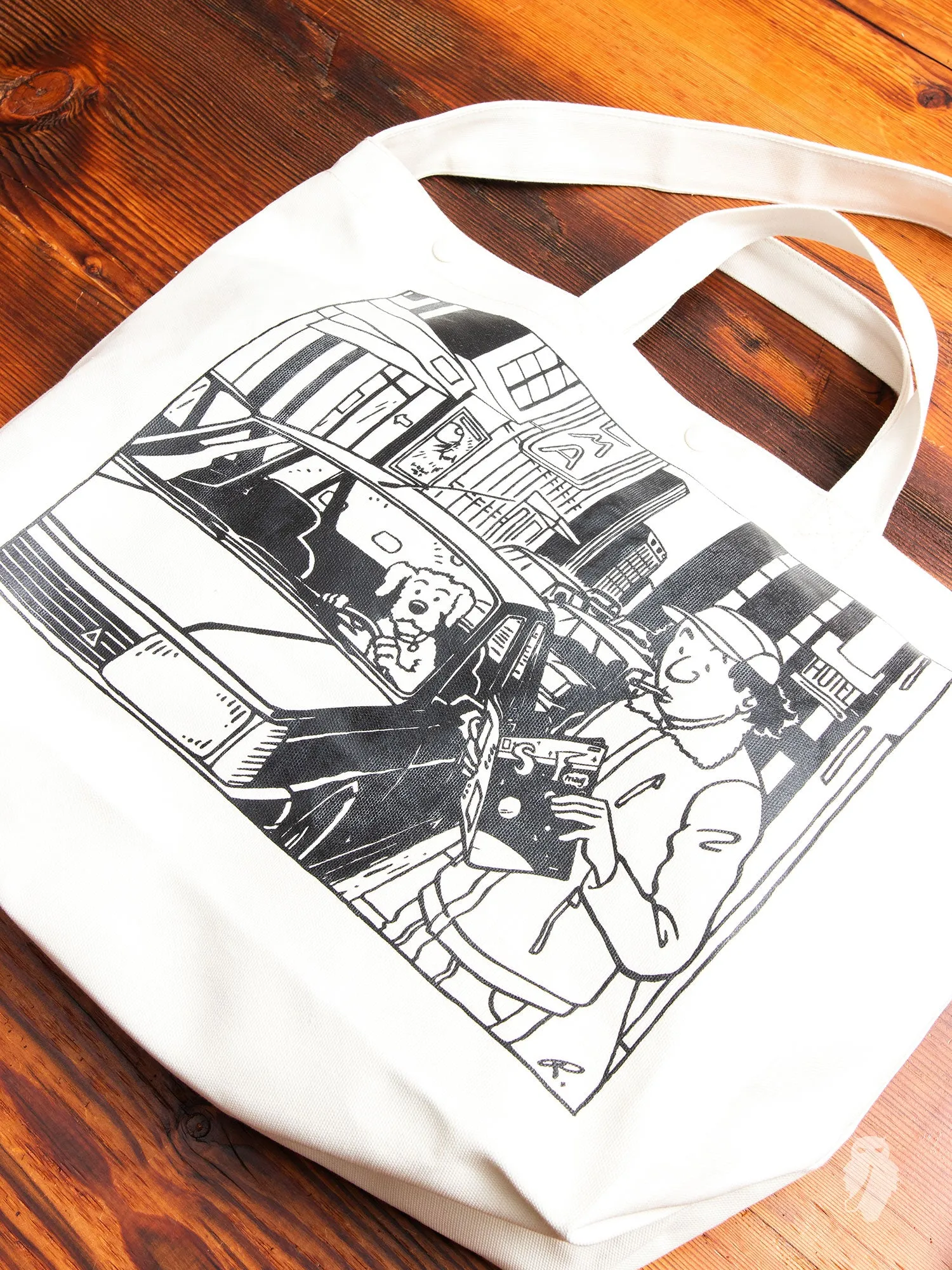 Graphique Tote Bag in City
