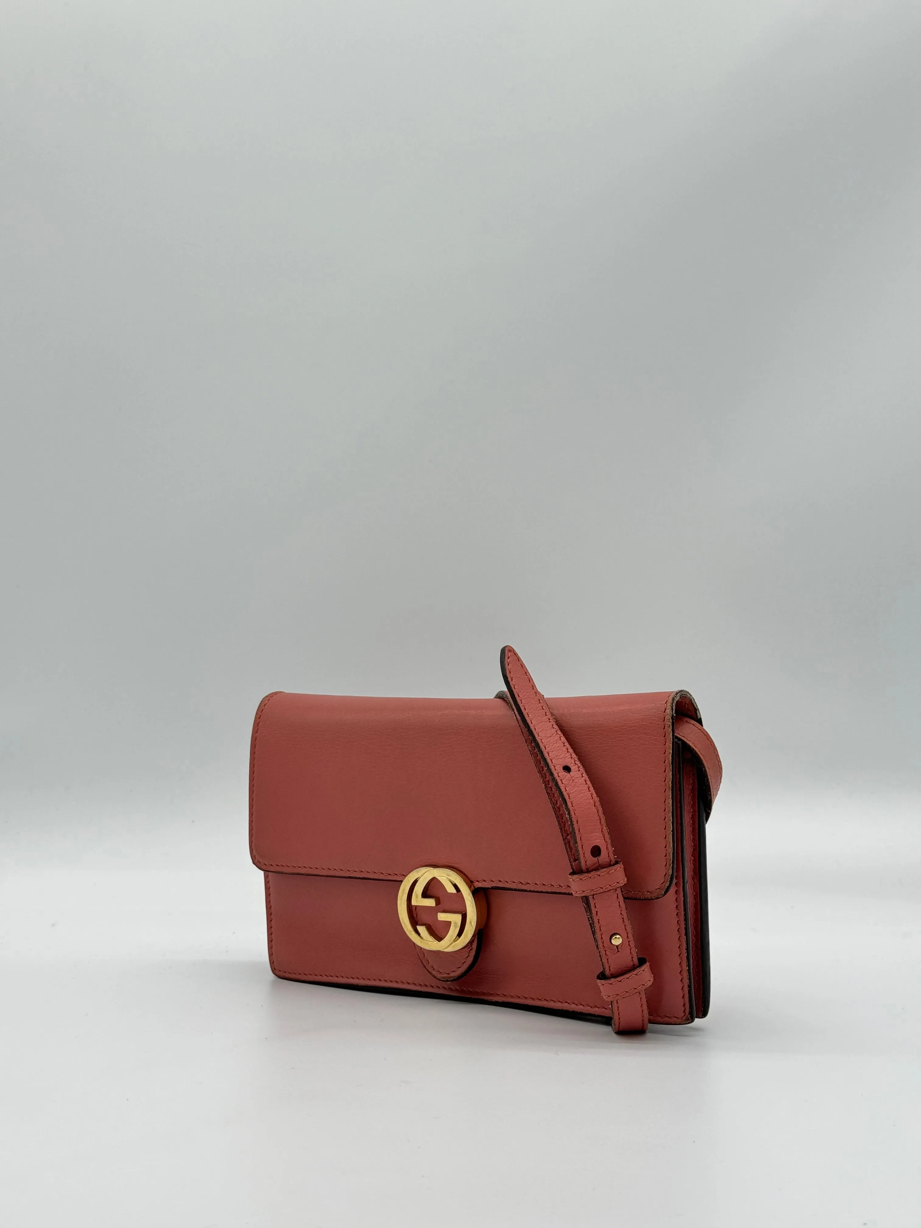 Gucci Wallet on Chain