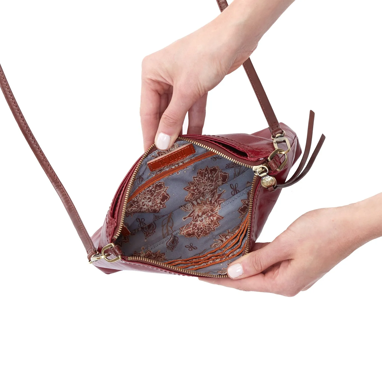 Hobo Darcy Cardinal Vintage Leather