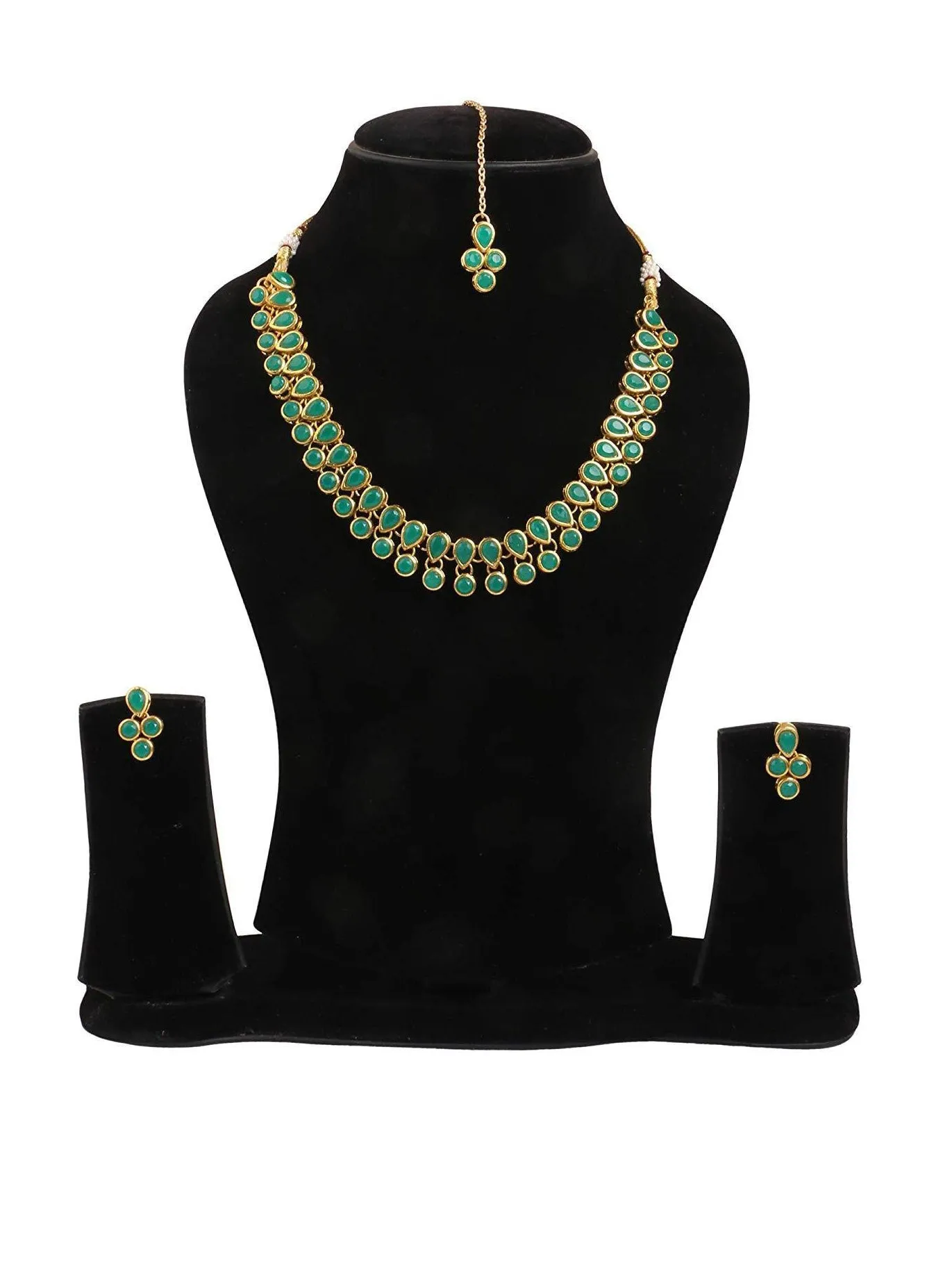 Karatcart Kundan Necklace Set with Green Stone