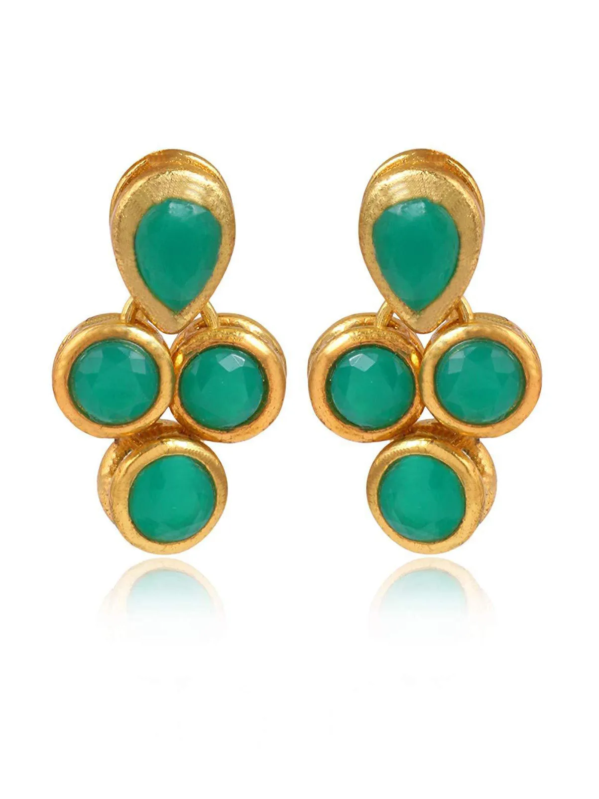Karatcart Kundan Necklace Set with Green Stone