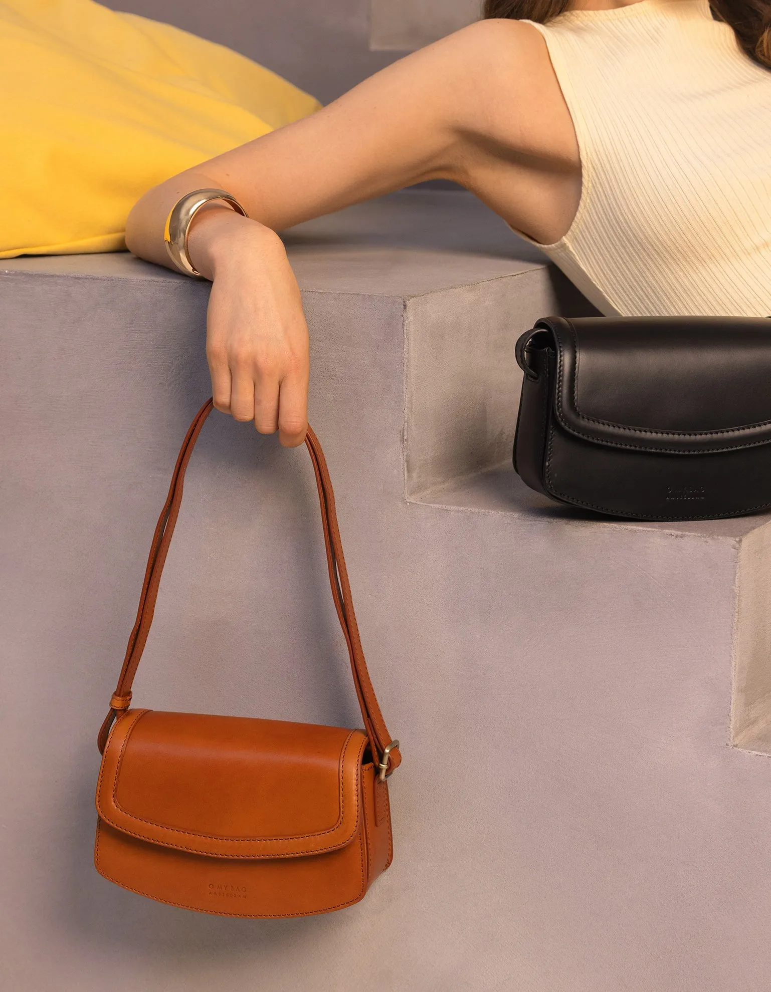 Kendalini Classic Leather Bag Cognac
