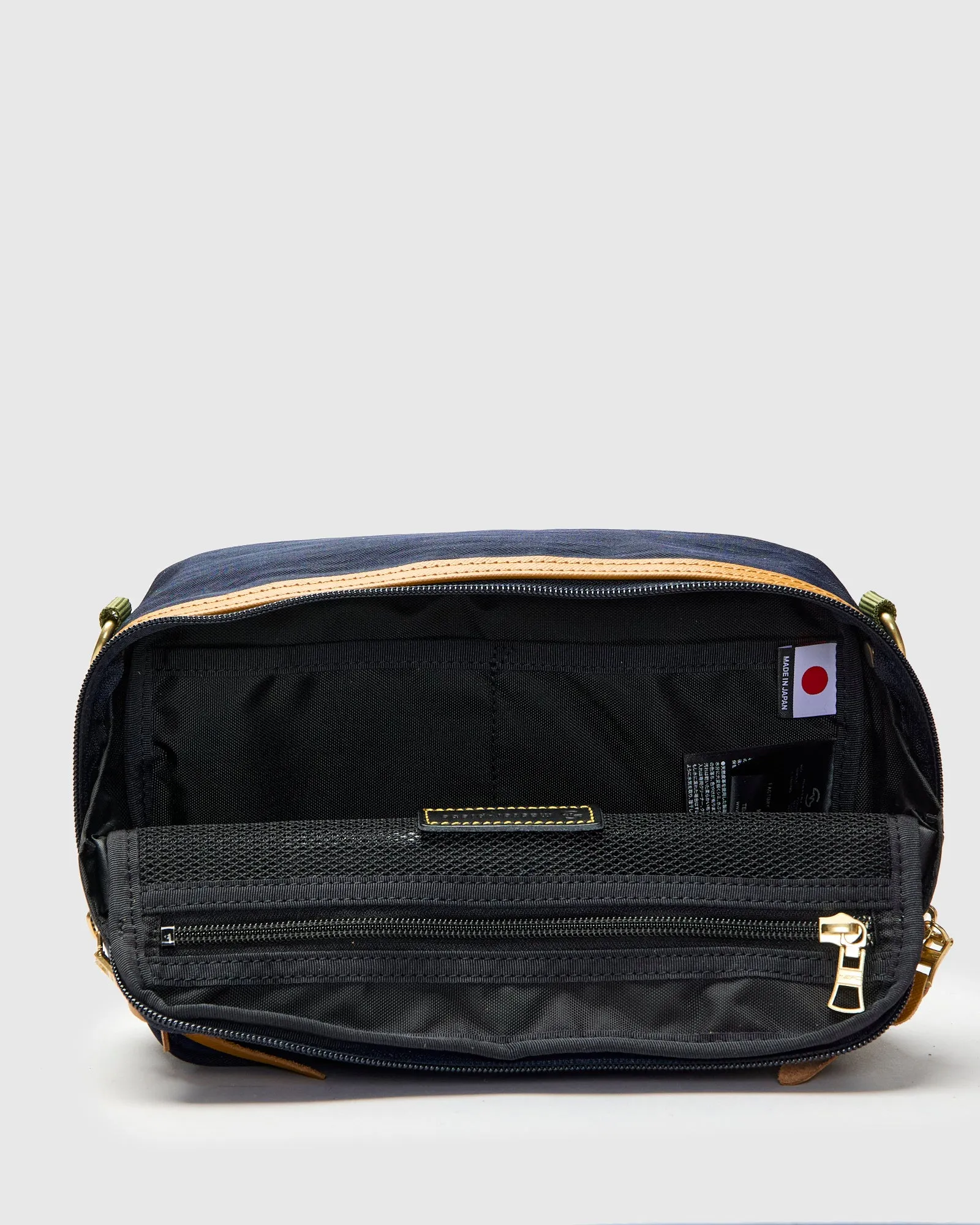 Link Shoulder Bag v2 in Navy
