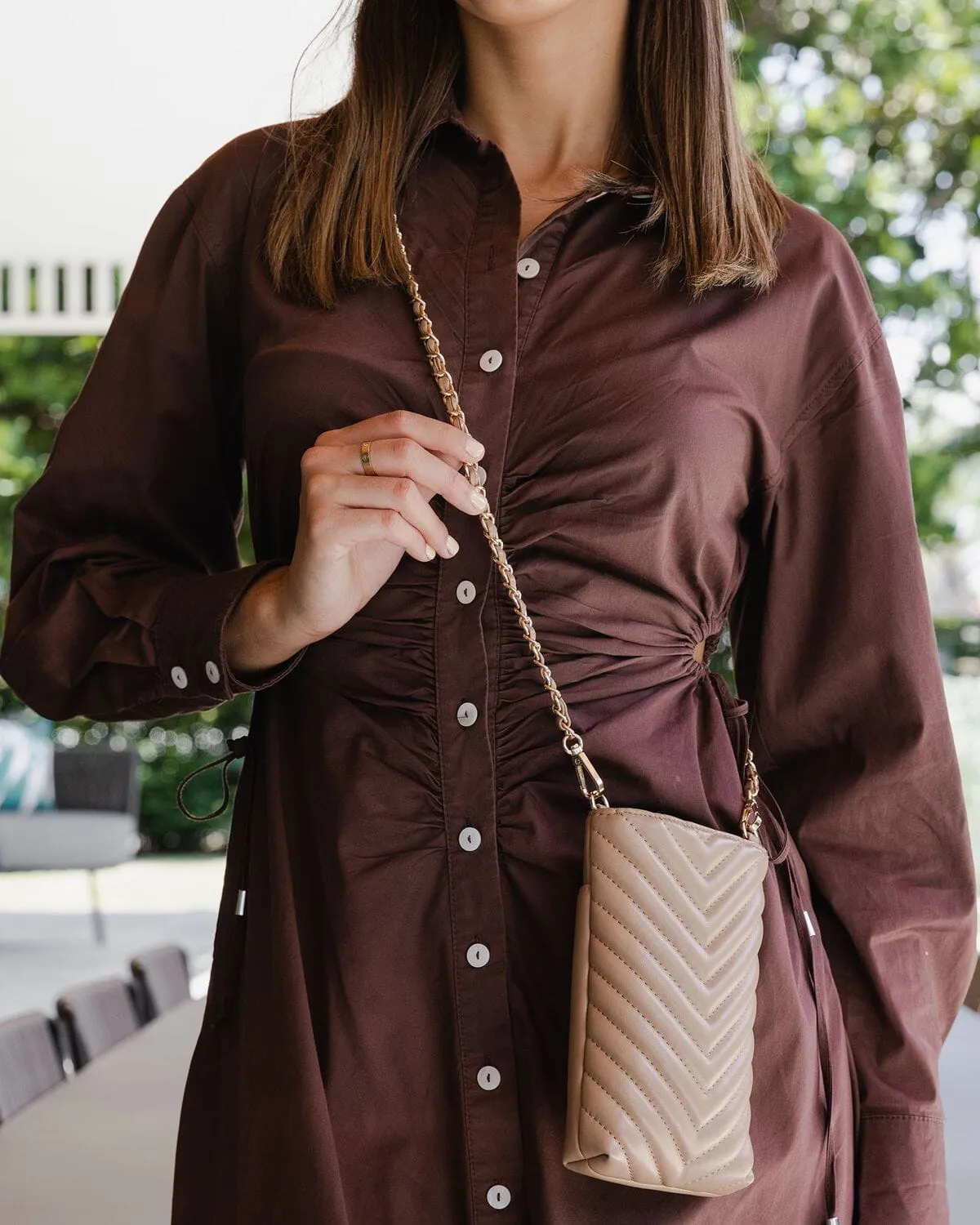 LOUENHIDE Vera Quilted Phone Crossbody Bag - Coffee