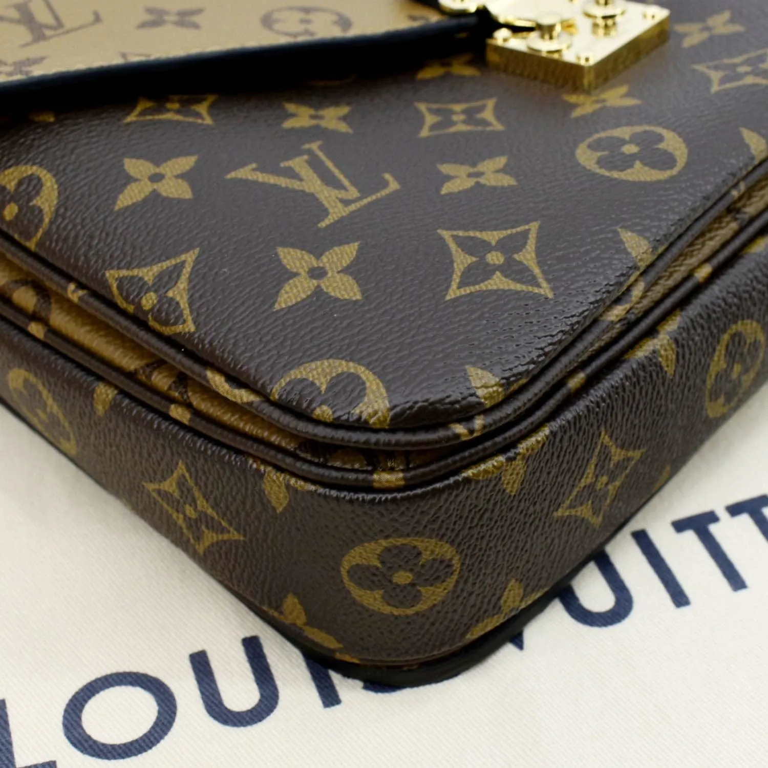 LOUIS VUITTON Metis Pochette Reverse Monogram Canvas Crossbody Bag Brown