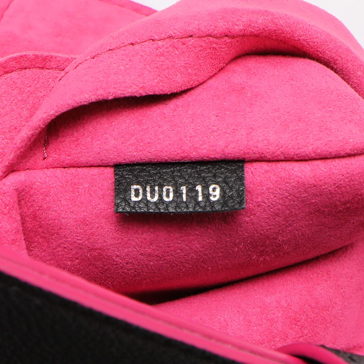 Louis Vuitton Noir Lockme Bucket