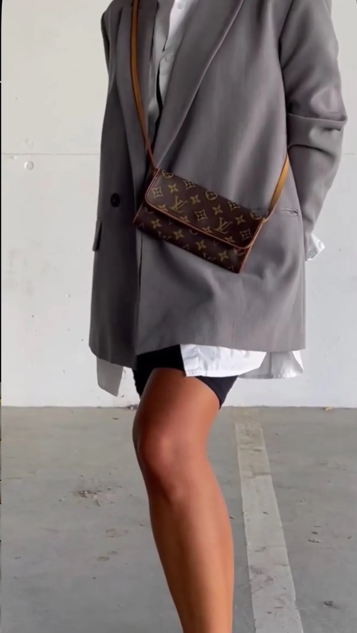 LOUIS VUITTON pochette twin GM