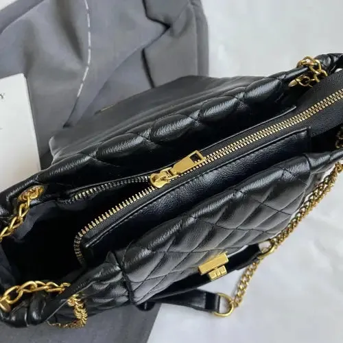 Luxe Quilted Leather Shoulder Bag with Gold Chain Elegance