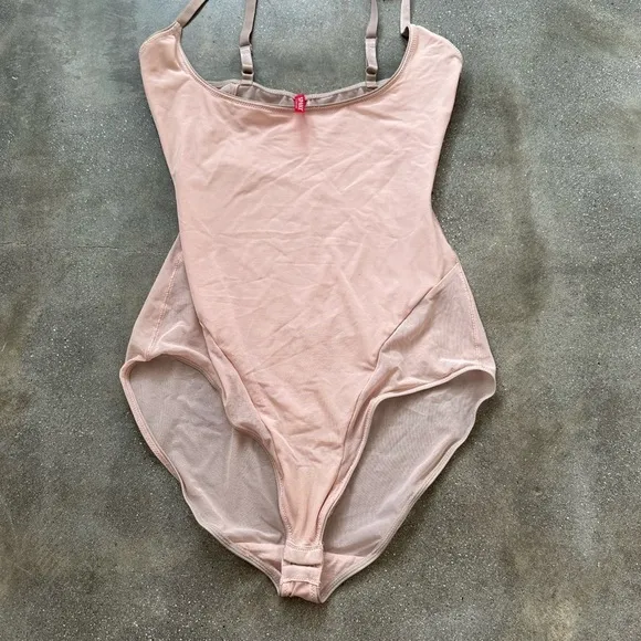 NWOT Spanx Cream Blush cami Thong Bodysuit two-tone XL / TG