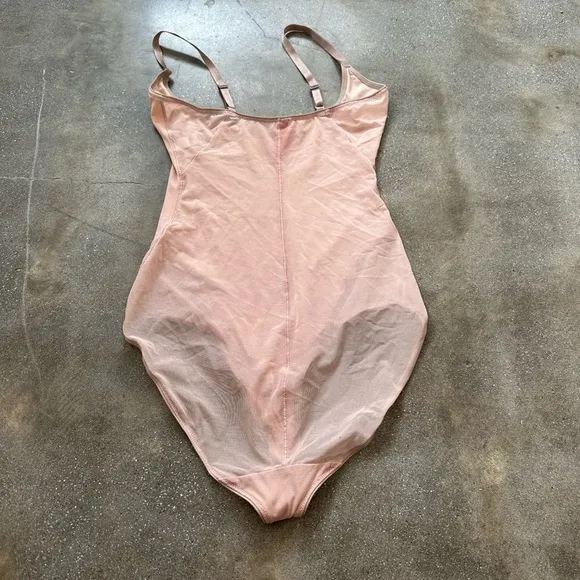 NWOT Spanx Cream Blush cami Thong Bodysuit two-tone XL / TG