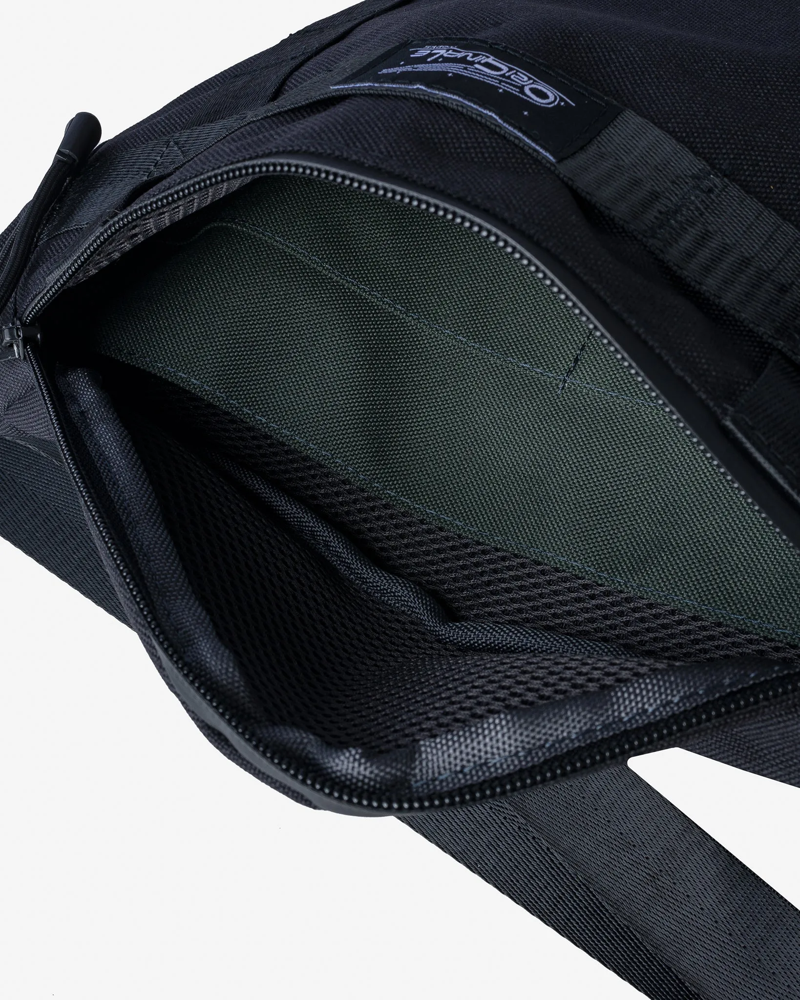 OGL Originale Tech Material Cross Body Pouch v2 - Black