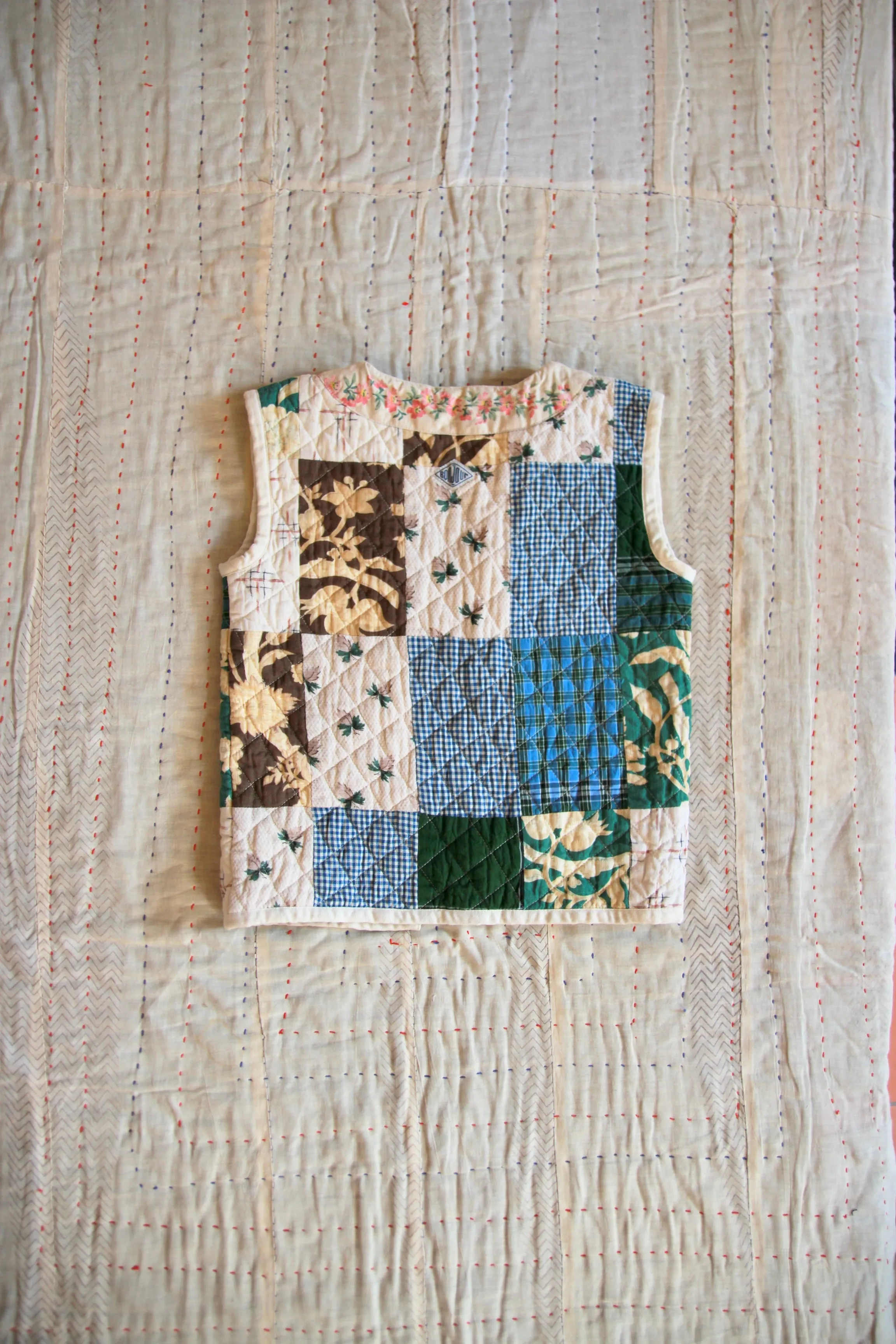 Patchwork jacket without sleeves
