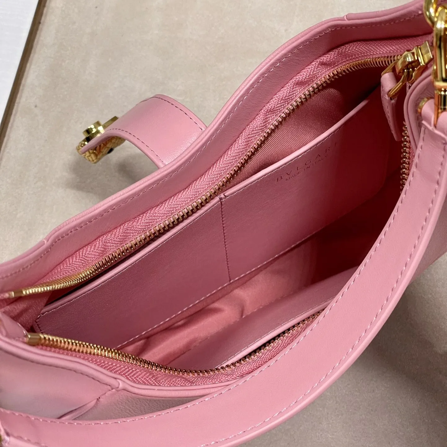 SERPENT ELLIPSE SHOULDER AND CROSSBODY 25.5CM PINK CALFSKIN