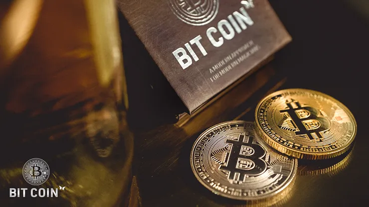 The Bitcoins Gold (3 Gimmicks and Online Instructions) by SansMinds