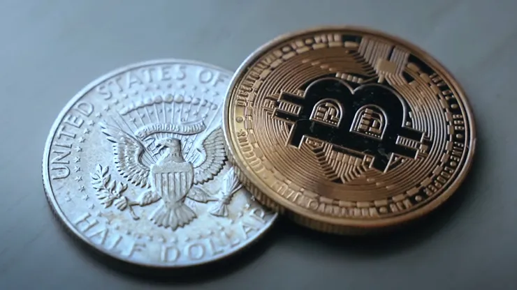 The Bitcoins Gold (3 Gimmicks and Online Instructions) by SansMinds