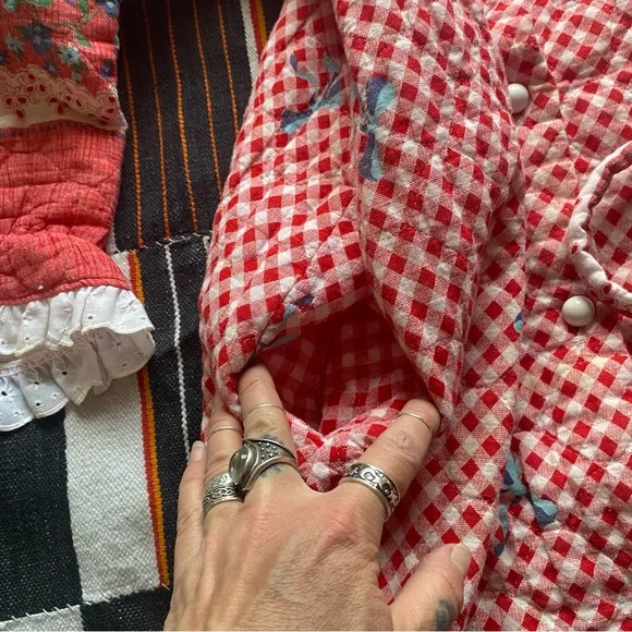 Vintage JR. Bazaar Union Made Quilted House Robe. Button up. Small. Pocket.