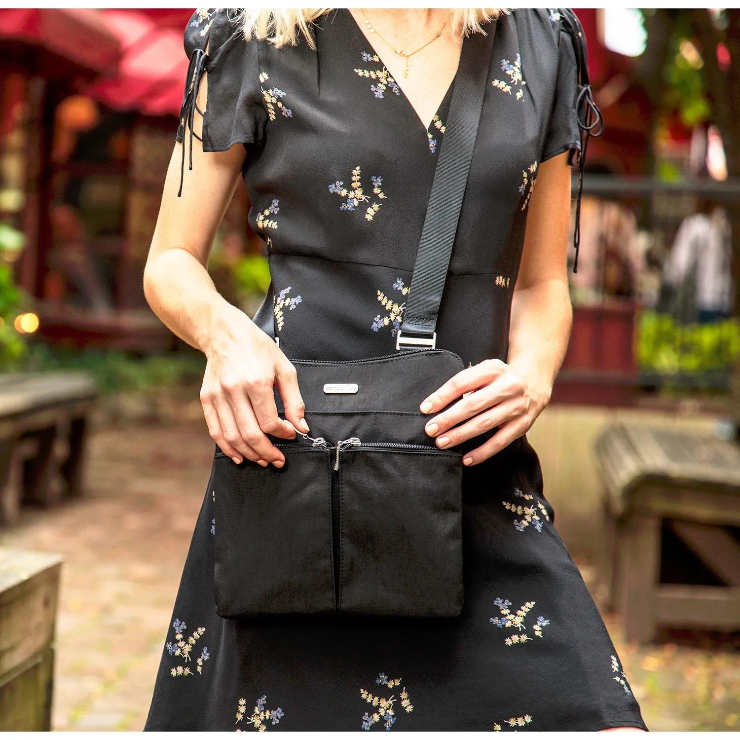 Women's Baggallini Horizon Crossbody Black Nylon